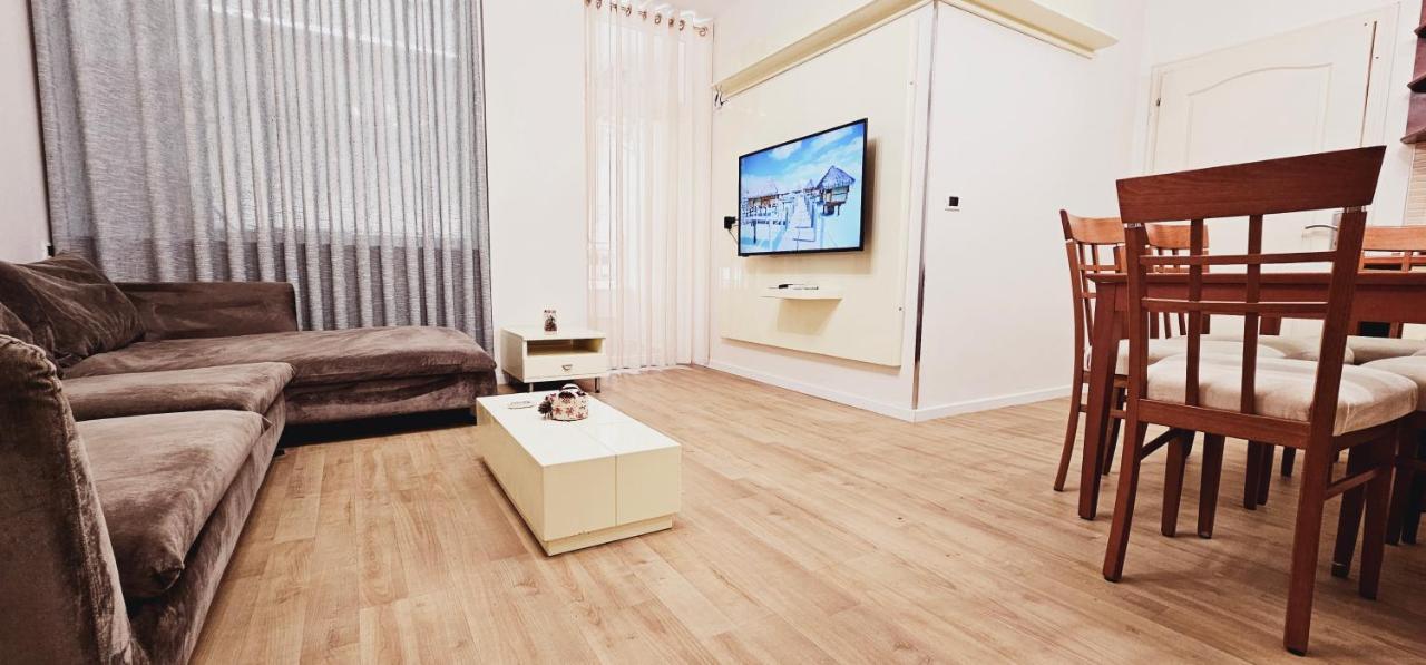 Discover Tirana From Our 3-Room Apartment With Free Parking-Komuna E Parisit Ngoại thất bức ảnh