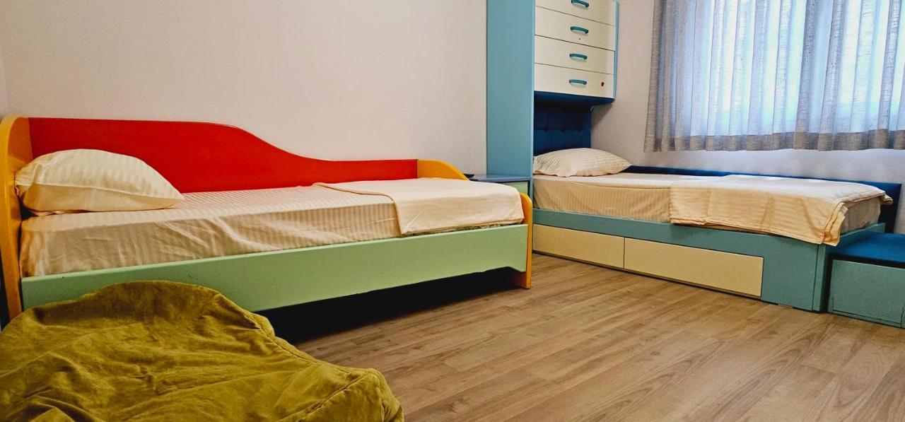 Discover Tirana From Our 3-Room Apartment With Free Parking-Komuna E Parisit Ngoại thất bức ảnh